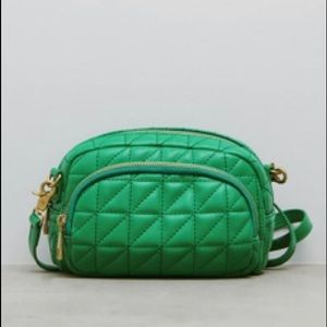 Quilted Mini cross mini bag firm price. ♥️